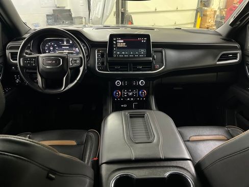 Used 2022 GMC Yukon AT4 image 28