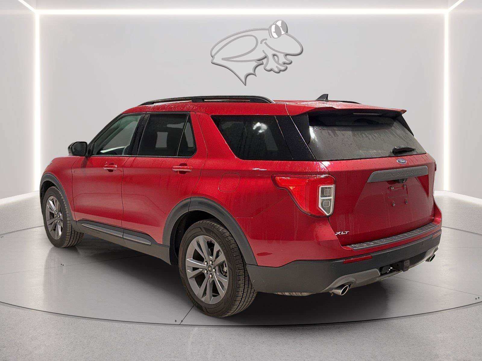 Used 2022 Ford Explorer XLT w/ Equipment Group 202A RWD image 3