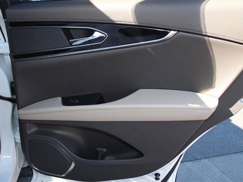 Certified 2022 Lincoln Nautilus AWD w/ Premium Package image 21