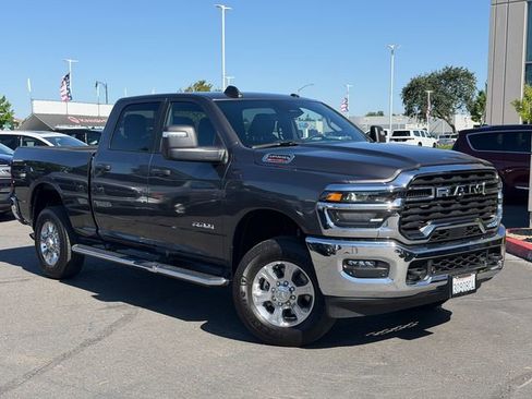 Used 2025 RAM 2500 Big Horn AWD/4WD image 2