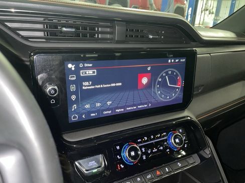 Used 2024 GMC Sierra 1500 AT4 w/ Technology Package image 16