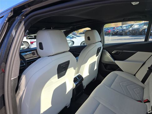 New 2026 BMW 530i xDrive w/ M Sport Package AWD/4WD image 17