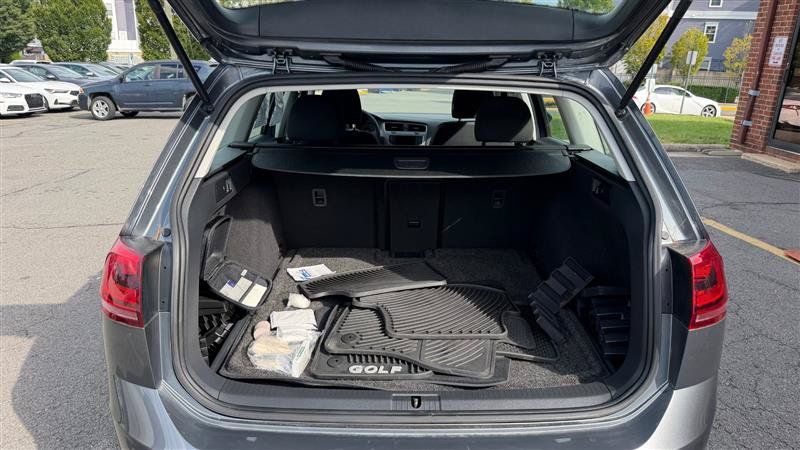 Used 2016 Volkswagen Golf S FWD image 11
