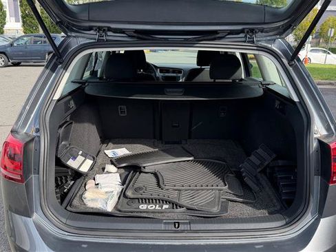 Used 2016 Volkswagen Golf S FWD image 11