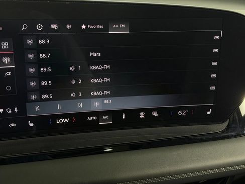 Used 2025 Audi Q6 e-tron Premium Plus w/ Premium Plus RWD image 34