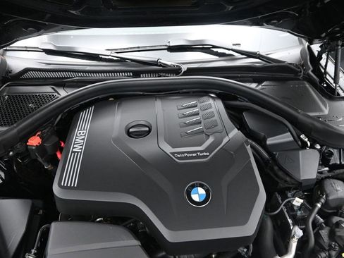Used 2025 BMW 230i Coupe w/ Premium Package RWD image 17