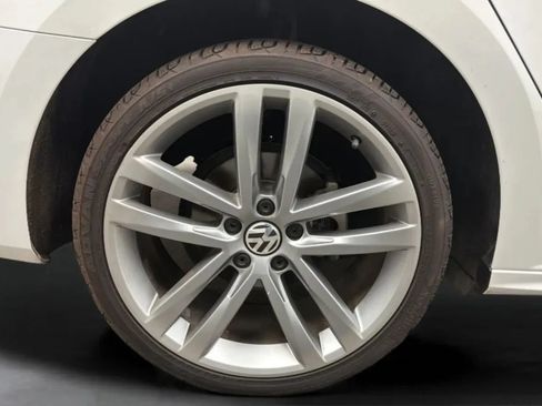 Used 2017 Volkswagen Passat 1.8T R-Line FWD image 24