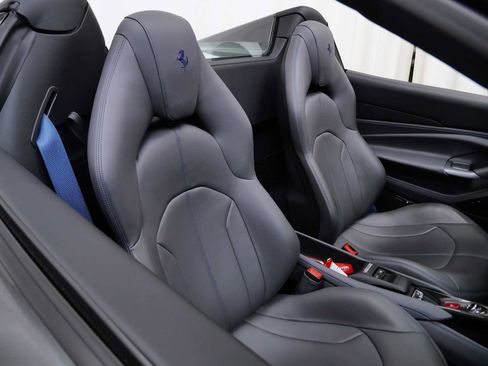 Certified 2022 Ferrari F8 Tributo RWD image 14