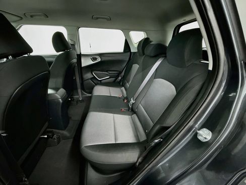 Used 2025 Kia Soul LX w/ LX Technology Package FWD image 27