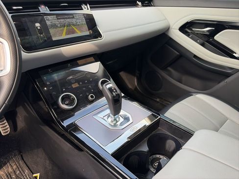 Used 2023 Land Rover Range Rover Evoque R-Dynamic SE image 11