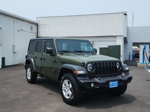 Used 2021 Jeep Wrangler Unlimited Sport AWD/4WD image 7