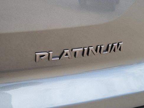 New 2026 Nissan Pathfinder Platinum w/ Accent Package FWD image 10