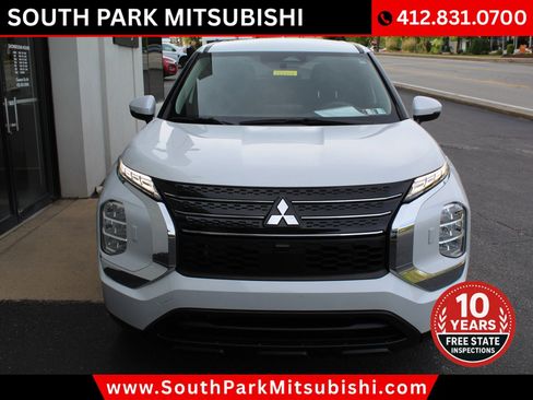 Used 2022 Mitsubishi Outlander ES AWD/4WD image 4