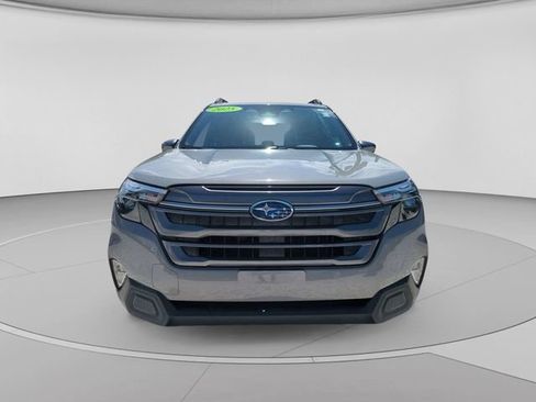 Used 2025 Subaru Forester Premium AWD/4WD image 10