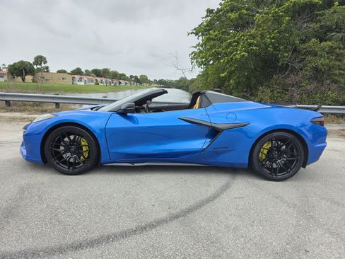 Used 2024 Chevrolet Corvette Z06 w/ Stealth Interior Trim Package image 7
