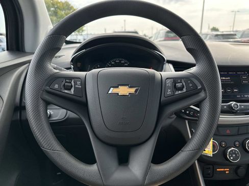 Certified 2022 Chevrolet Trax LS w/ Tint and Cruise Package image 21