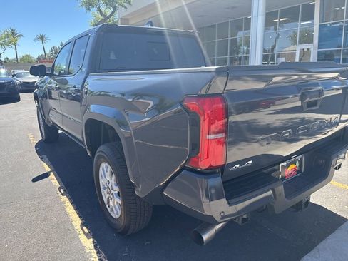 Used 2025 Toyota Tacoma SR5 image 7