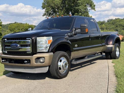 Used 2011 Ford F350 XL w/ PWR Equipment Group AWD/4WD image 2