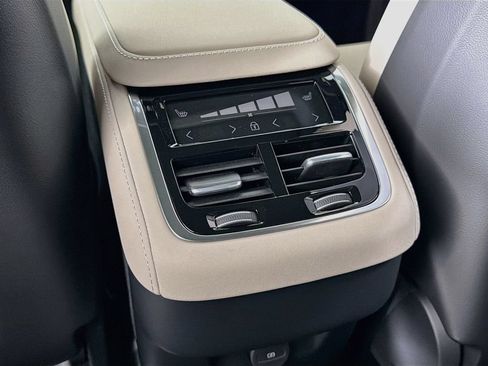 New 2026 Volvo XC90 B6 Plus w/ Protection Package Premier AWD/4WD image 27