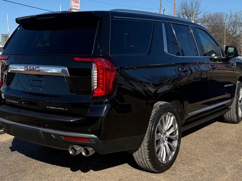 Used 2021 GMC Yukon Denali w/ Denali Premium Package image 3