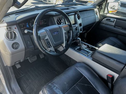 Used 2017 Ford Expedition Limited image 26