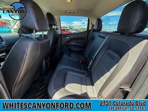 Used 2015 GMC Canyon SLE w/ All-Terrain Package AWD/4WD image 8