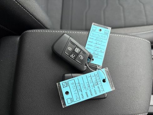 Used 2026 Volkswagen Taos SE image 34