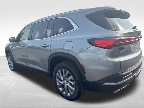Used 2025 Buick Enclave Preferred AWD/4WD image 5