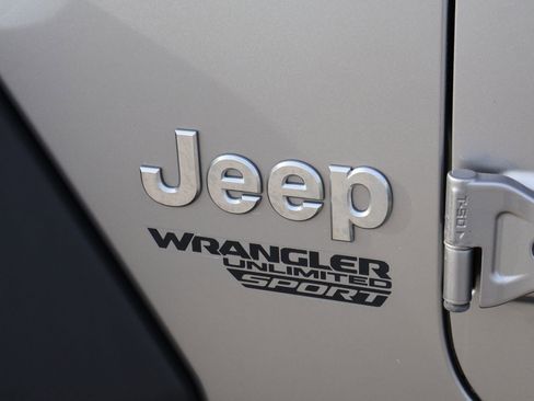 Used 2021 Jeep Wrangler Unlimited Sport image 3