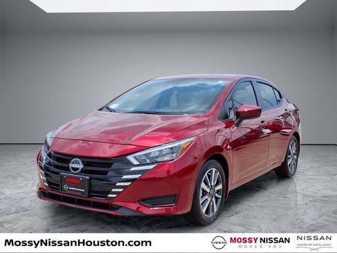 Used 2025 Nissan Versa SV w/ Trunk Package FWD image 4