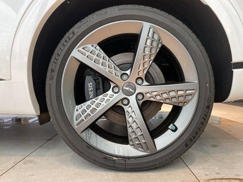 Certified 2025 Genesis GV70 3.5T Sport w/ Sport Advanced Package image 33