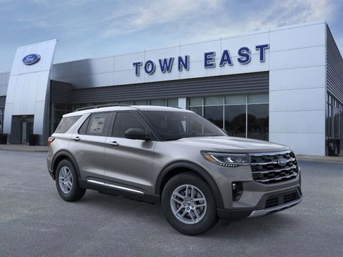 New 2025 Ford Explorer Active w/ Active Comfort Package image 7