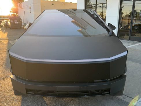 Used 2024 Tesla Cybertruck AWD Crew Cab image 2