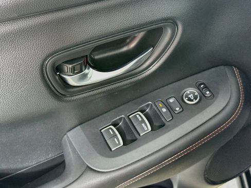 Used 2025 Honda HR-V Sport image 18
