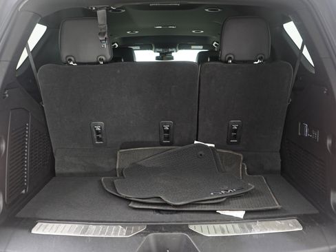 Used 2025 GMC Yukon Denali AWD/4WD image 11