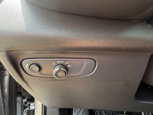 Used 2022 Buick Envision Essence w/ Sport Touring Package AWD/4WD image 23