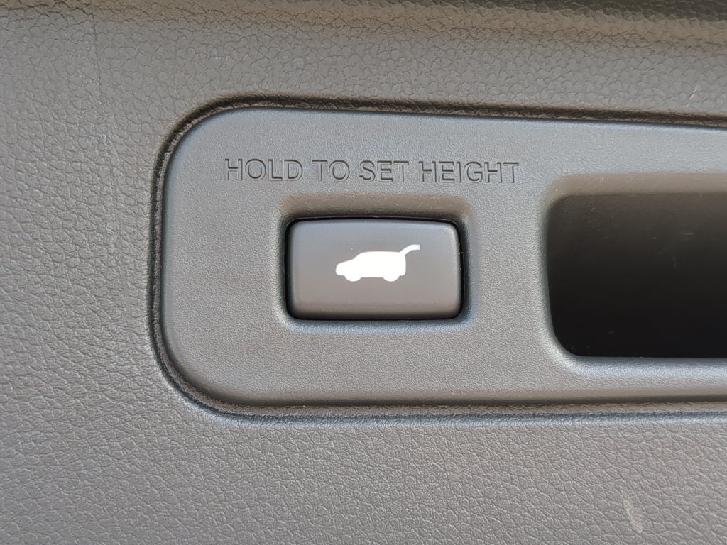 Used 2023 Honda Pilot Touring image 11
