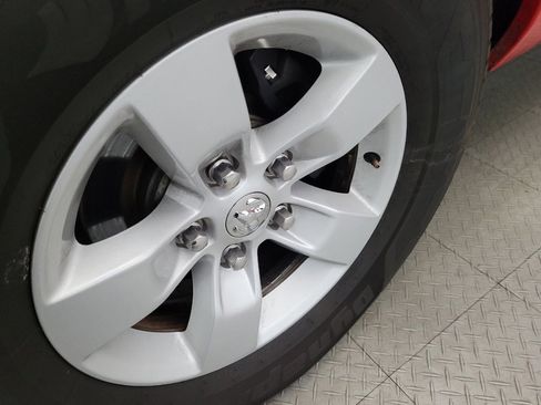 Used 2016 RAM 1500 Classic SLT image 31