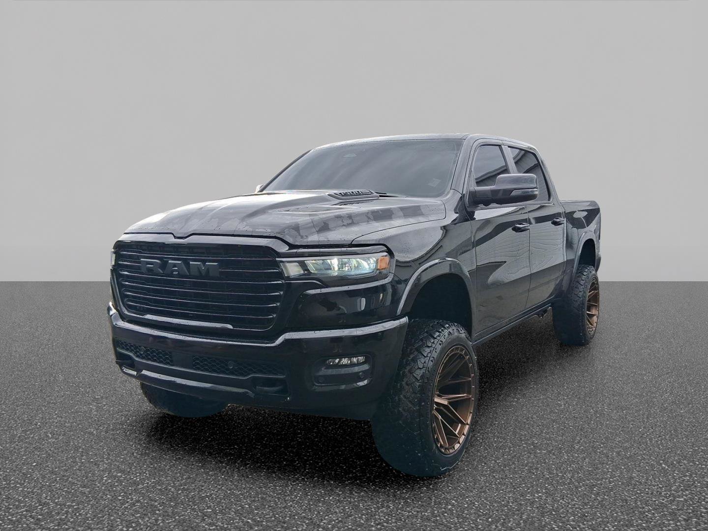 Used 2025 RAM 1500 Laramie w/ Night Edition AWD/4WD image 3