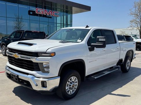 Used 2025 Chevrolet Silverado 2500 LT w/ Convenience Package AWD/4WD image 1