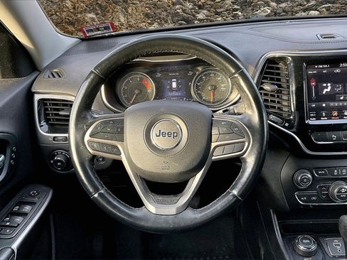 Used 2019 Jeep Cherokee Limited image 5