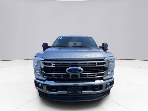 Used 2024 Ford F250 XLT w/ Snow Plow Prep Package AWD/4WD image 15