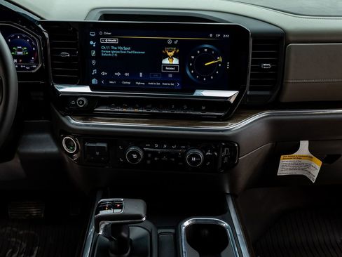 Used 2024 Chevrolet Silverado 1500 LT Trail Boss w/ LT Trail Boss Premium Package image 22