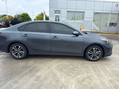 Used 2024 Kia Forte LXS w/ LXS Technology Package FWD image 2