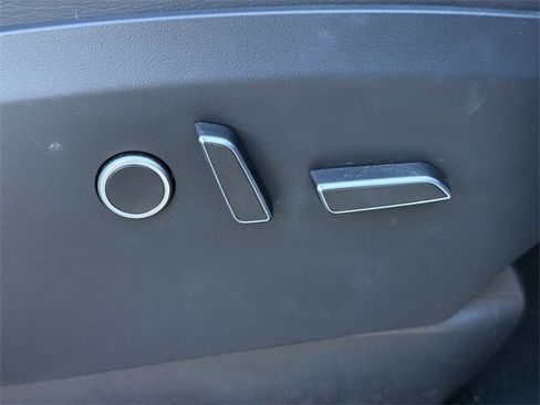 Used 2022 Tesla Model X Plaid image 26