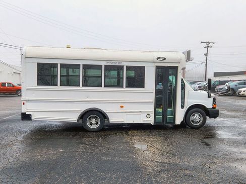 Used 2016 Chevrolet Express 3500 Work Van w/ School Bus Package image 4