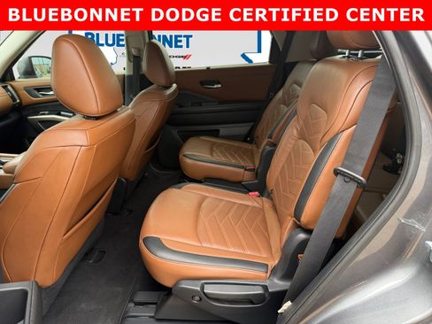 Used 2022 Nissan Pathfinder Platinum w/ Cargo Package FWD image 22