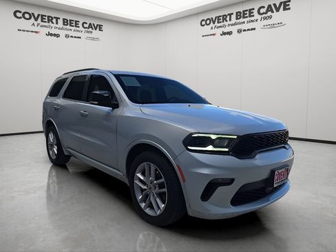 Certified 2023 Dodge Durango GT image 1