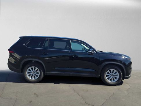Certified 2026 Toyota Grand Highlander FWD image 2