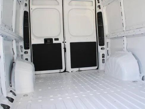 New 2025 RAM ProMaster 2500 w/ Convenience Group FWD image 46